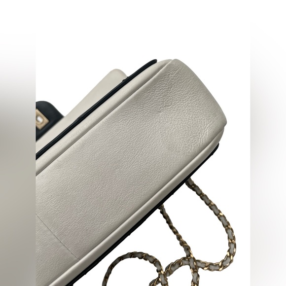 ✨$3899✨ Chanel Quilted Graphic Flap Bag - Picture 7 of 8